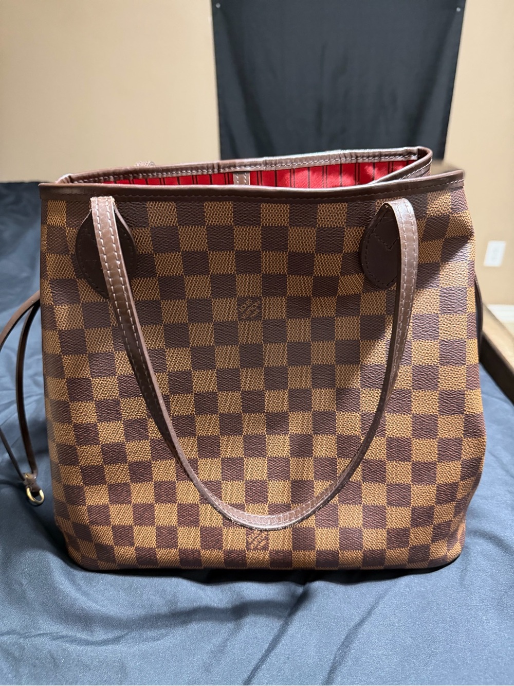 Louis Vuitton never full MM red interior
